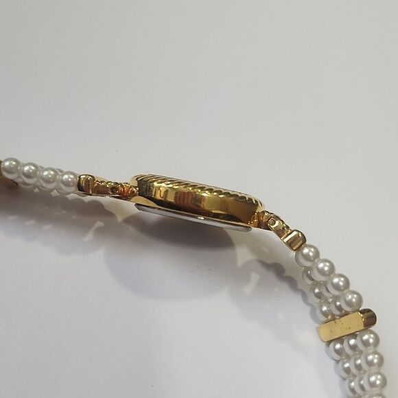 Vintage Gold Tone and Faux Pearl Women\'s Watch main image 7